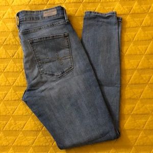 DENIZEN LEVI LIGHT WASH SKINNY JEANS